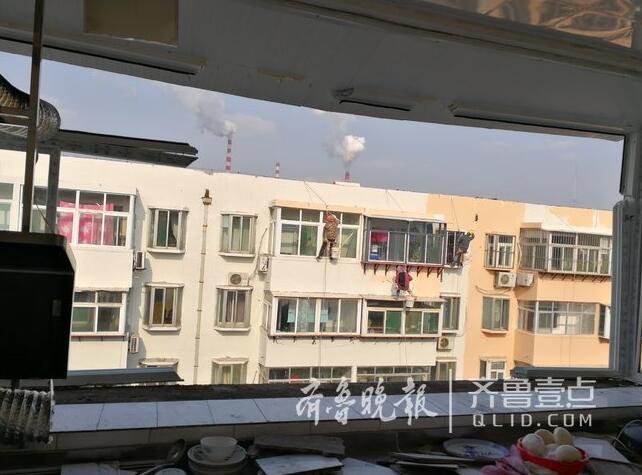 濟(jì)南老人做飯時(shí)燃?xì)庑孤┩话l(fā)爆炸 港華燃?xì)猓簣?bào)警器工作正常